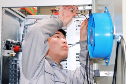 ���ս������緶����������ҫAG�ι���حAG�ι��ּ������ս��澺�������У�